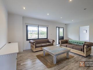Casa en venta - 4 Dormitorios 6 Baños 2 Cocheras - 1800Mts2 - Abasto [FINANCIADA]