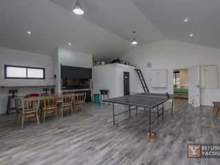 Casa en venta - 4 Dormitorios 6 Baños 2 Cocheras - 1800Mts2 - Abasto [FINANCIADA]