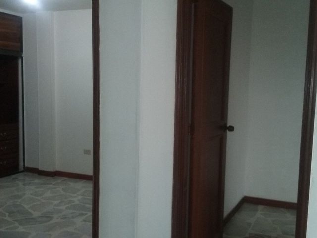 Vendo Apto.  Primitivo crespo.      2.  piso  Prop.  Horizontal Bien Ubicado ¡Oportunidad !