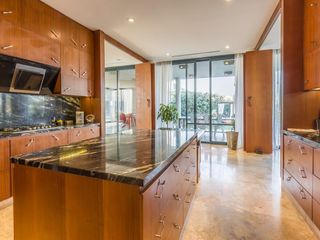 Foto 9 de VENTA CON RENTA Especatucular casa moderna de diseño, lote al lago , 4 dorm. en suite