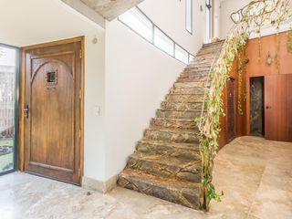 Foto 14 de VENTA CON RENTA Especatucular casa moderna de diseño, lote al lago , 4 dorm. en suite