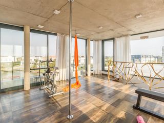 Foto 51 de VENTA CON RENTA Especatucular casa moderna de diseño, lote al lago , 4 dorm. en suite