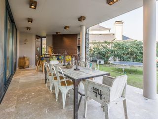 Foto 17 de VENTA CON RENTA Especatucular casa moderna de diseño, lote al lago , 4 dorm. en suite