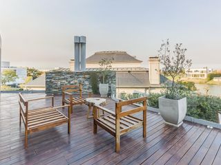 Foto 39 de VENTA CON RENTA Especatucular casa moderna de diseño, lote al lago , 4 dorm. en suite