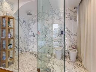 Foto 37 de VENTA CON RENTA Especatucular casa moderna de diseño, lote al lago , 4 dorm. en suite