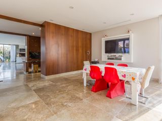Foto 8 de VENTA CON RENTA Especatucular casa moderna de diseño, lote al lago , 4 dorm. en suite