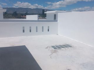 Casas en Venta VIP en Conjunto, de 3 habitaciones y terraza en Capelo, Valle de los Chillos