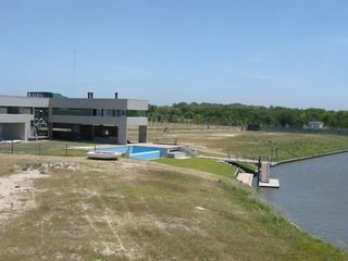 Foto 15 de Muy buen lote en venta en Albanueva, buena superficie, posibilidad de amarra