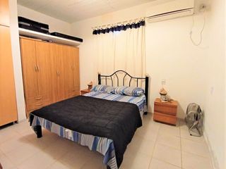 CASA EN VENTA DE 1 DORMITORIO, GARAGE Y PILETA