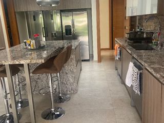 Foto 4 de Vendo Espectacular Quinta de 14500m2 en Puembo. con casa diseño Londono con piscina