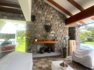 Foto 16 de Vendo Espectacular Quinta de 14500m2 en Puembo. con casa diseño Londono con piscina