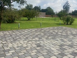 Foto 21 de Vendo Espectacular Quinta de 14500m2 en Puembo. con casa diseño Londono con piscina