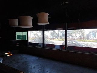 Foto 4 de Venta de Local Comercial Urdesa, 809 m², Calle Primera y Dátiles (esqu
