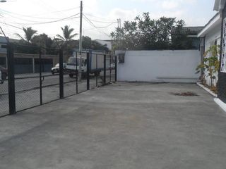 Foto 10 de Venta de Local Comercial Urdesa, 809 m², Calle Primera y Dátiles (esqu