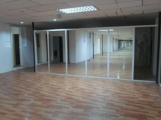 Foto 8 de Venta de Local Comercial Urdesa, 809 m², Calle Primera y Dátiles (esqu