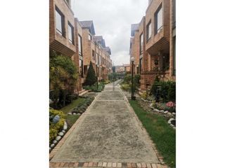 Foto 6 de casa en venta en atenas-suba. Cod V4683