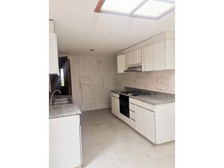 Foto 2 de casa en venta en atenas-suba. Cod V4683