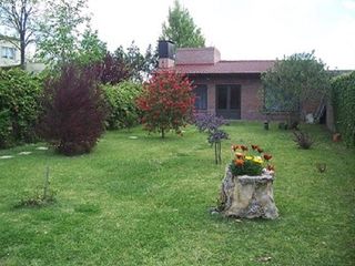 Casa en venta - 3 Dormitorios 2 Baños - 660Mts2 - Manuel B. Gonnet