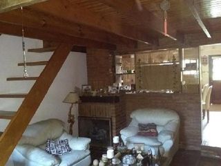 Casa en venta - 3 Dormitorios 2 Baños - 660Mts2 - Manuel B. Gonnet