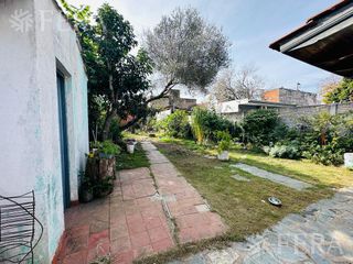 Venta de Casa 4 ambientes con cochera y fondo libre en Quilmes Oeste (31722)