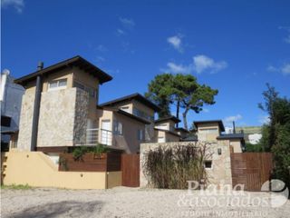 Foto 2 de Duplex en Venta - Zona Duplex - 3 Dormitorios - Piscina - Jardin