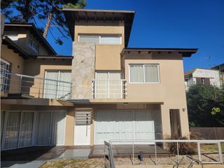 Foto 1 de Duplex en Venta - Zona Duplex - 3 Dormitorios - Piscina - Jardin