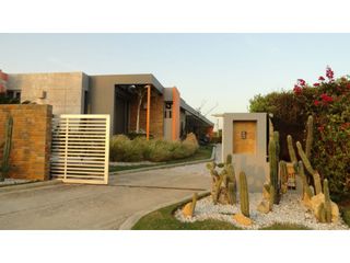 SE VENDE CASA DE LUJO  EN LAGOS DEL CAUJARAL
