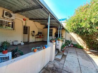 Casa venta - 3 dormitorios 1 baño - 400mts2 totales - Ringuelet