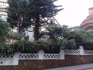 Foto 3 de ARRIENDO VENDO CASA esquinera Los Rosales De 547 M2