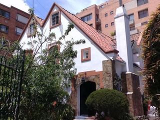 Foto 1 de ARRIENDO VENDO CASA esquinera Los Rosales De 547 M2