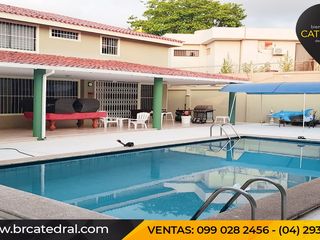 Villa Casa Edificio de venta en Vía a la Costa- Puerto Azul – código:20788