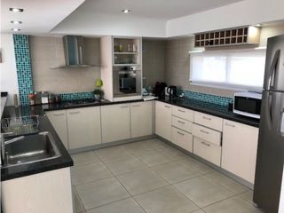 Foto 15 de Amplia Casa contemporánea 5 dormitorios y piscina barrio privado Arenas del Sur