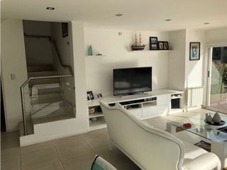 Foto 9 de Amplia Casa contemporánea 5 dormitorios y piscina barrio privado Arenas del Sur