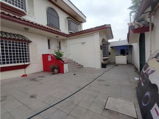 Foto 1 de VENDO CASA CON AMPLIO TERRENO EN FABULOSA UBICACION