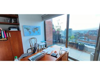 Vendo Lujoso Penthouse en Rosales. 5 cuartos + 2 estudios