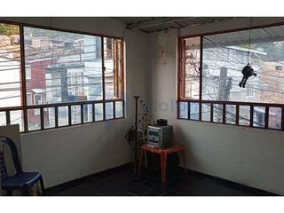Promoción de casa de 3 pisos para vivir y rentar en el barrio Pijaos!