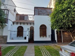 Oportunidad!! Se Vende Hermosa Casa En Barranco A Media Cuadra Del Malecón!!!!