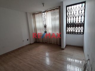 Foto 8 de DEPARTAMENTO EN VENTA EN  piso  2    a DOS CUADRAS DEL OVALO MOCHICA

 Urb Virgen de la Puerta, a una cuadra de la Av METROPOLITANA Y AV NICOLAS DE