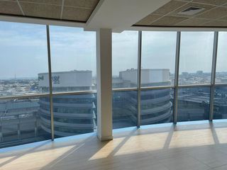 Venta oficina en Edificio 100 Business Plaza - Norte de Guayaquil (LM)