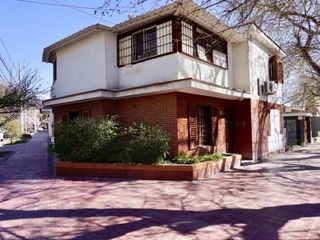 SE VENDE Casa Dos Pisos 6D 2B Cuarta Oeste Ciudad Mendoza