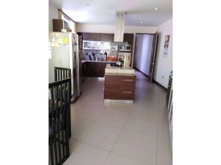 Foto 6 de VENDO FINA RESIDENCIA EN LA URB. LA PLANICIE DE CHALLAPAMPA - AREQUIPA