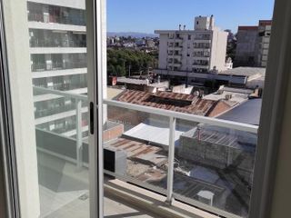 A estrenar, balcón, amenities, excelente calidad, a 150 metros de la Plaza principal de Gral Paz