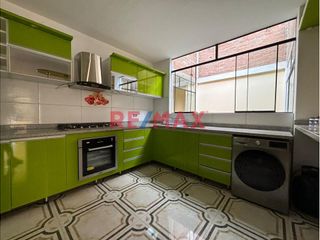 Foto 8 de ✨ ¡Oportunidad única en Trujillo! 🏡

Descubre la comodidad y estilo de vivir en un moderno departamento de ESTRENO semi amoblado de 100 m², ubicado