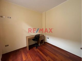 Foto 3 de ✨ ¡Oportunidad única en Trujillo! 🏡

Descubre la comodidad y estilo de vivir en un moderno departamento de ESTRENO semi amoblado de 100 m², ubicado