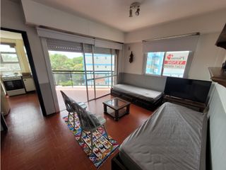Foto 7 de Departamento Venta Pinamar Centro 2 Ambientes Gas Natural Balcon