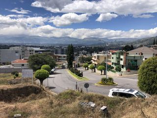 Terreno  de venta dentro de la urbanización Cumbres del Valle en Cumbayá