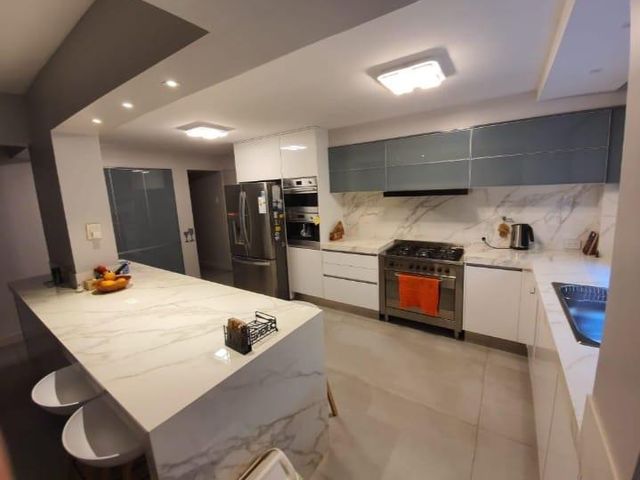 Excelente departamento en zona Belgrano con 4 dormitorios y seguridad