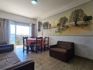 Foto 1 de Alquiler temporada 2023 departamento 2 ambientes c/ balcón y vista a Plaza Colón
