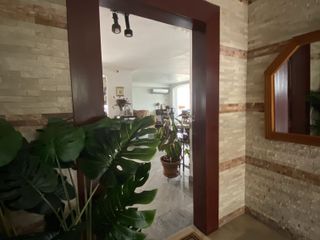 Se Vende Piso con DOS Departamentos de primera en condominio exclusivo en Lomas de Urdesa