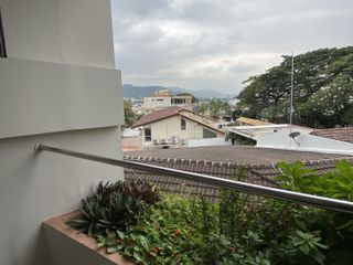 Foto 20 de Se Vende Piso con DOS Departamentos de primera en condominio exclusivo en Lomas de Urdesa